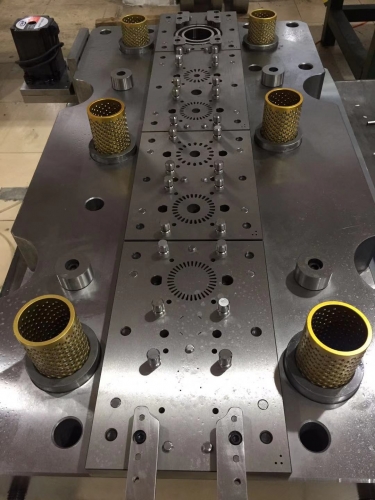 Laminate Suppliers laminate Tools lamination Process sheet Metal Die 
